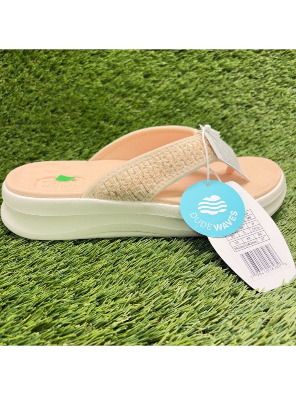 Hey Dude Tide Flip Womens Size 8 Peach White Beach Casual Outdoor Thong Sandals